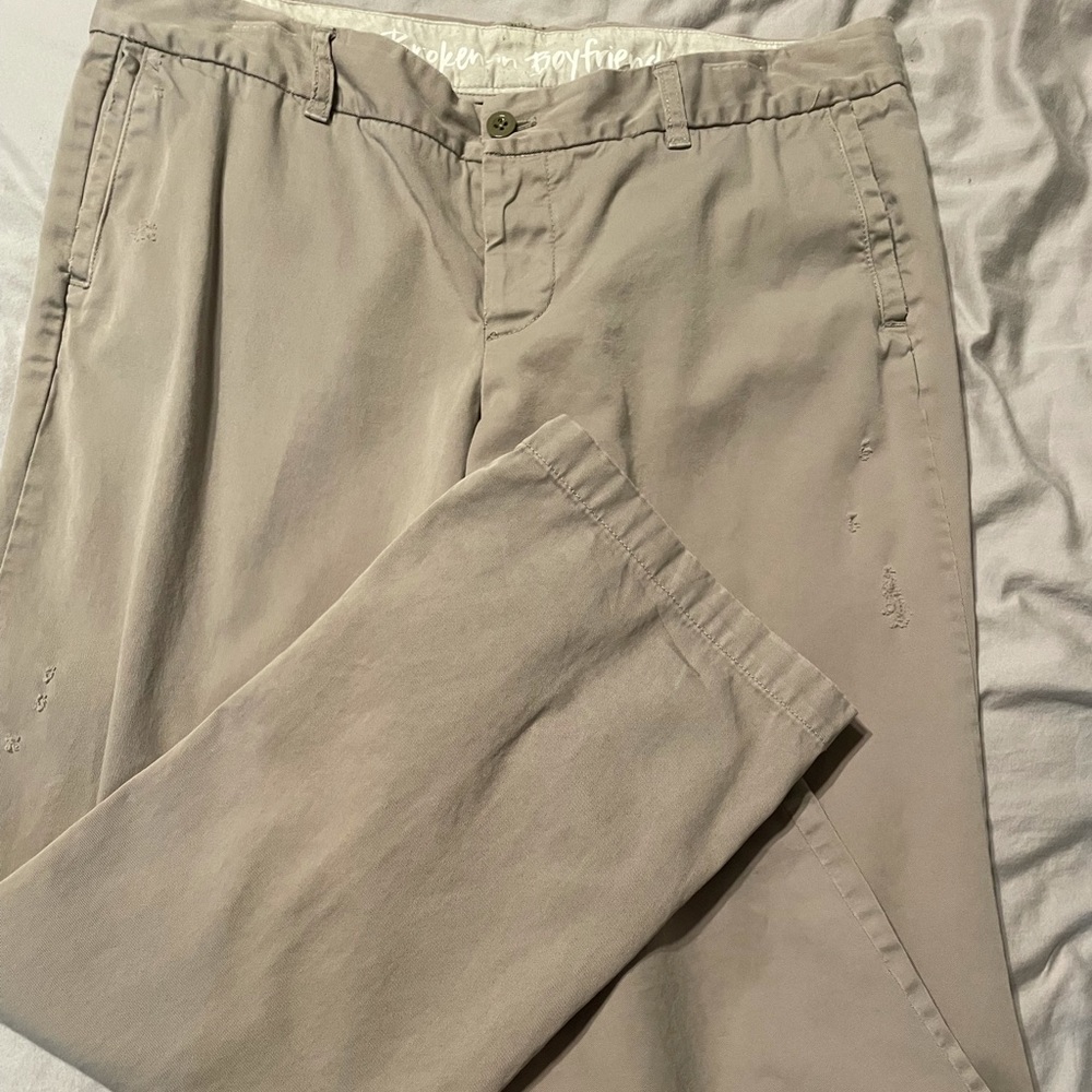 Boyfriend khaki chinos